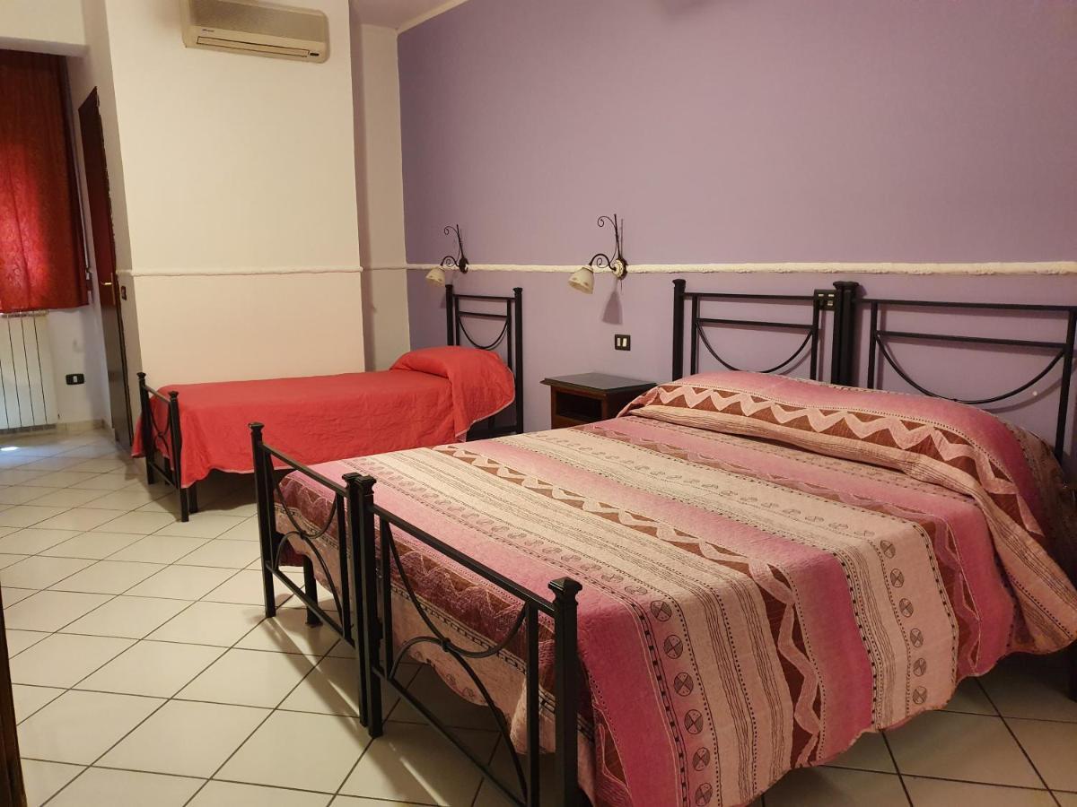 Hotel Caribe كاسالنْووفو دي نابولِ المظهر الخارجي الصورة