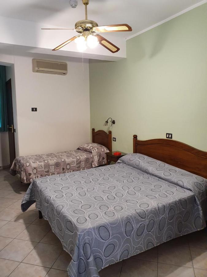 Hotel Caribe كاسالنْووفو دي نابولِ المظهر الخارجي الصورة