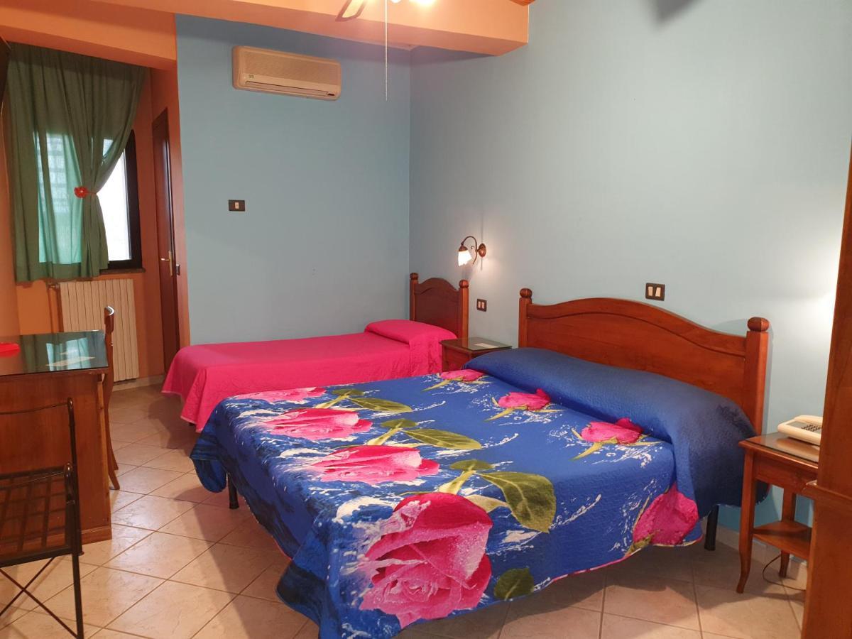Hotel Caribe كاسالنْووفو دي نابولِ المظهر الخارجي الصورة