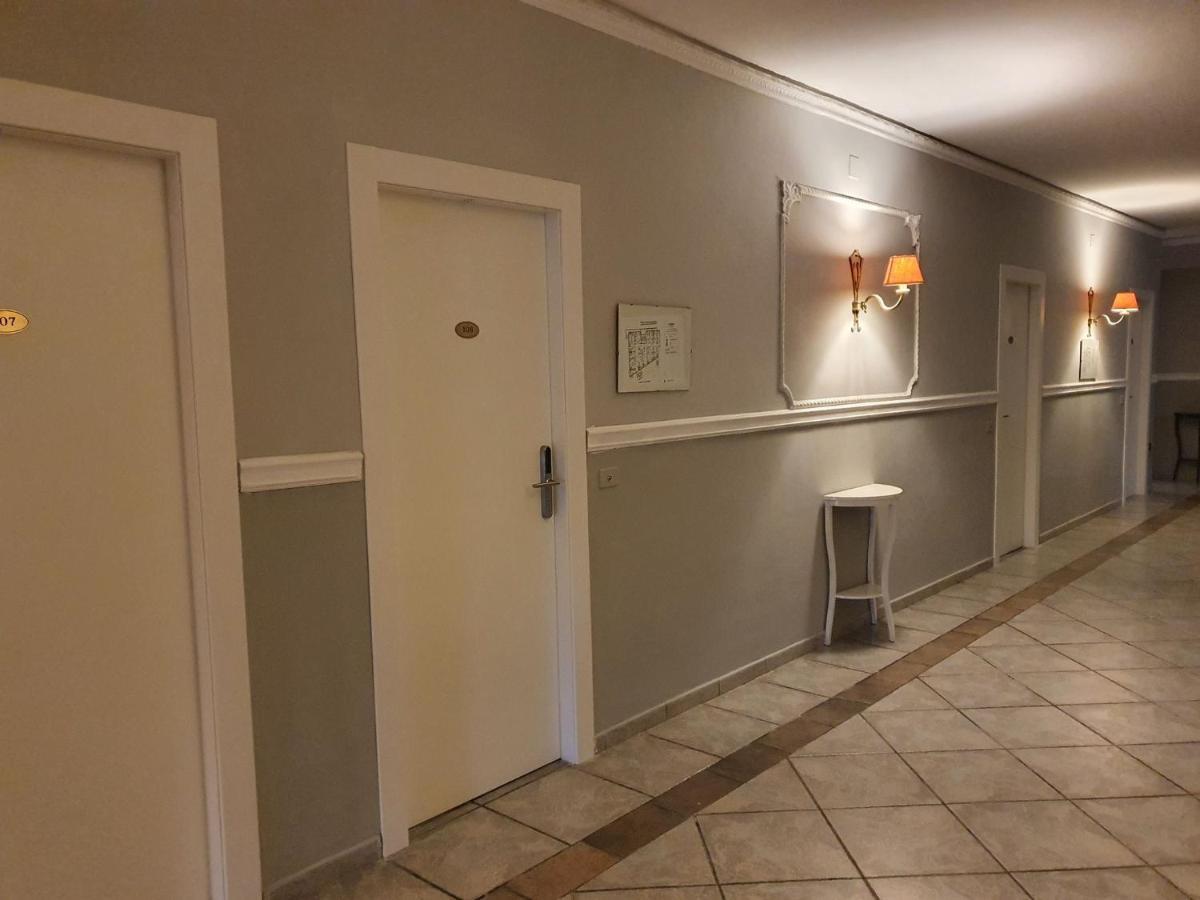 Hotel Caribe كاسالنْووفو دي نابولِ المظهر الخارجي الصورة