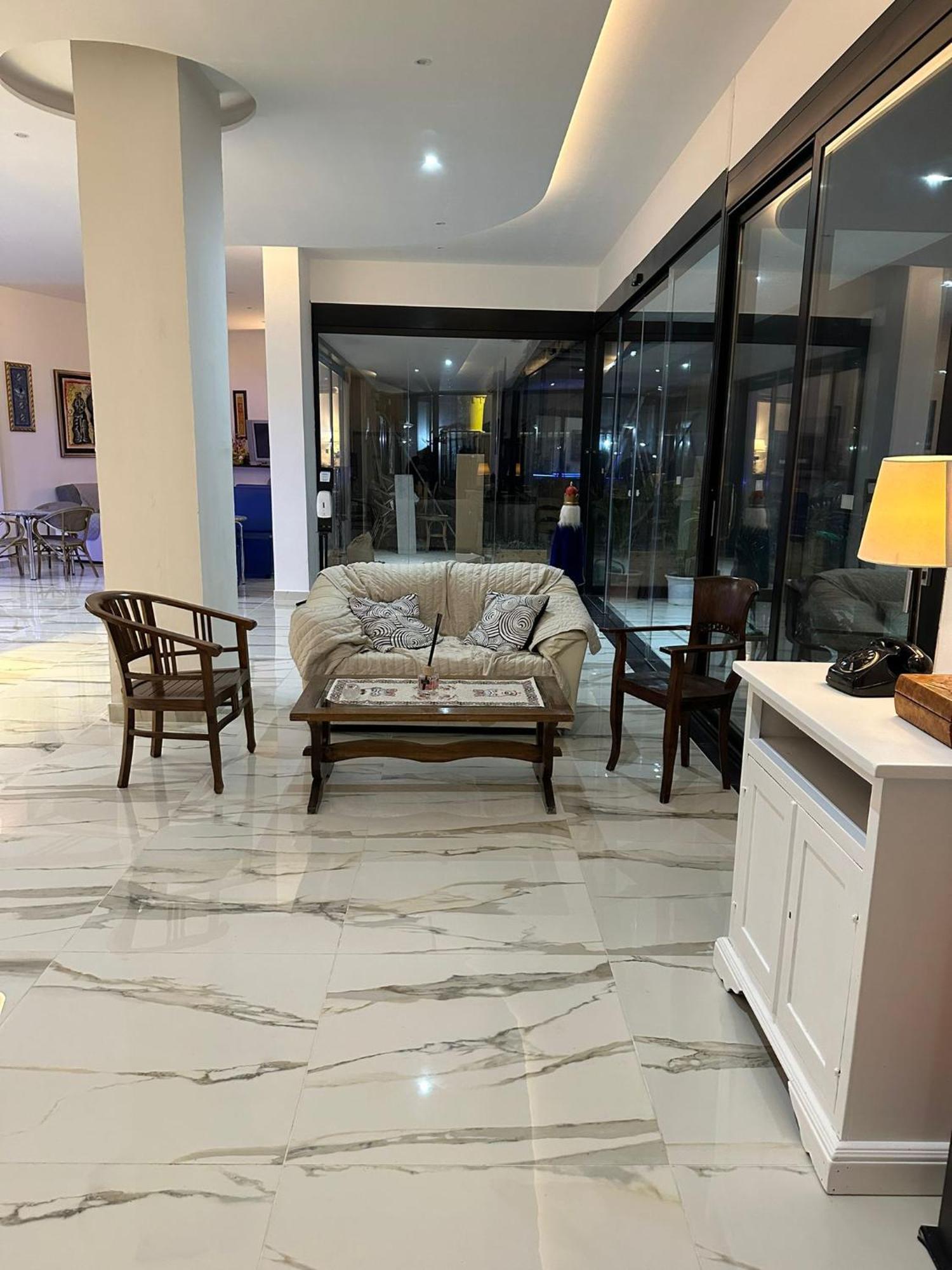 Hotel Caribe كاسالنْووفو دي نابولِ المظهر الخارجي الصورة