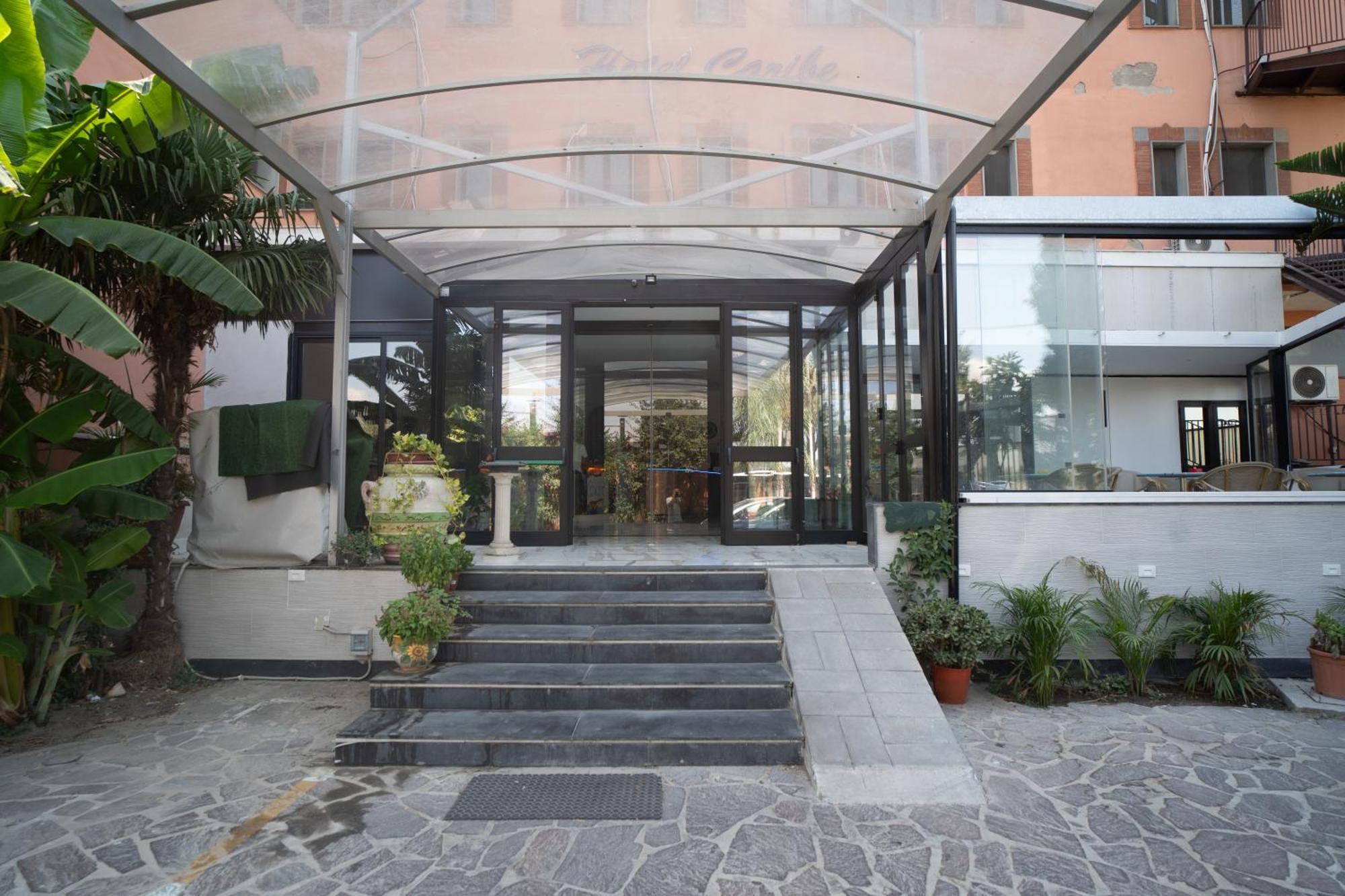 Hotel Caribe كاسالنْووفو دي نابولِ المظهر الخارجي الصورة